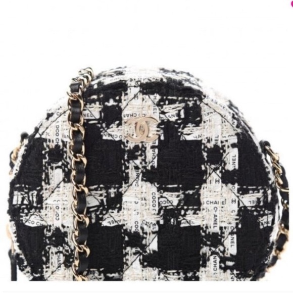 CHANEL | Clutch | Tweed Round Clutch with Gold & Black Leather Chain - Picture 4 of 10